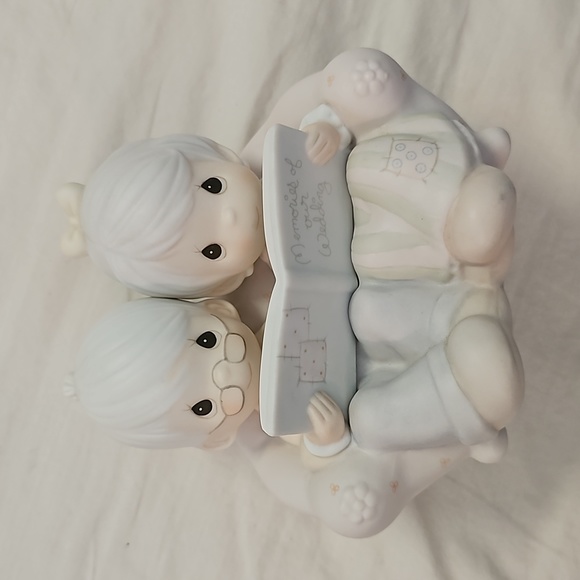 Precious Moments Memories of Our Wedding figurine - Picture 1 of 7